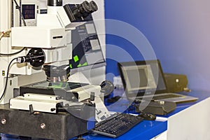 Automatic high technology and precision 3d measuring laser microscope with objective lenses and computer on table for industrial