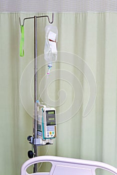 Automatic Infusion pump for control infuses fluids medication or nutrients and sodium chloride or saline solution fluid iv drip