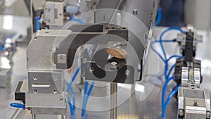 Automatic Metal Clamp Hold