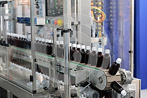 automatic shrink sleeve labeling machine