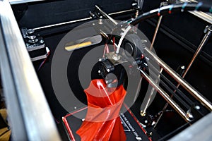 Automatic three dimensional 3d printer performs plastic.