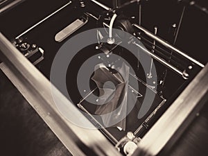 Automatic three dimensional 3d printer performs plastic.