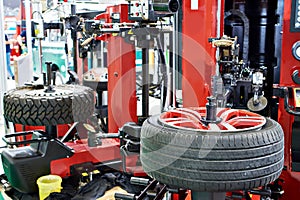 Automatic tire changer