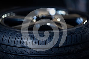 Automobile tire tread with a depth and light in the darkness