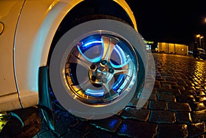 Automobile wheel with neon illumination