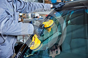 Automobile windshield or windscreen replacement photo