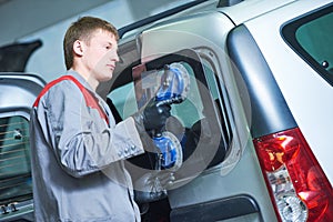 Automobile windshield or windscreen replacement photo