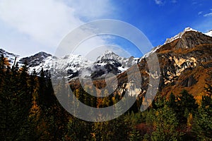 The autumn beauty of Four Girls Mountain