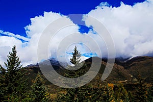 The autumn beauty of Four Girls Mountain