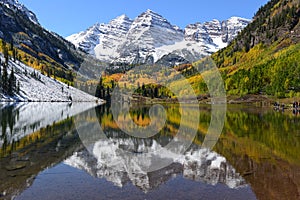 Autumn Maroon Bells and Lake - Horizontal photo
