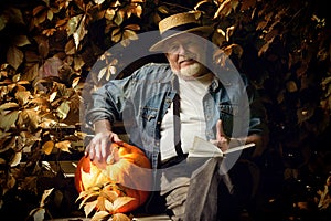 Autumn reading in garden