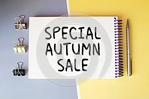 Autumn sale banner with autumn pumpkins with gift boxes