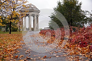 Autumn sketch on the Volgograd embankment