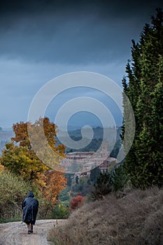 Autumnal trekking in the province of Siena, from Buonconvento to