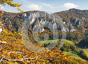 Podzimní pohled ze Súlovských skal - sulovské skály