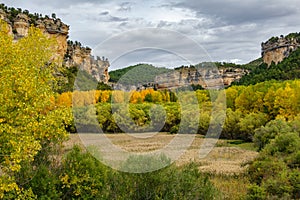 Autunm landscape with vertical rocks in Cuenca n2