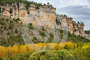 Autunm landscape with vertical rocks in Cuenca n4