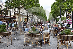 Avenue des Champs-Elysees