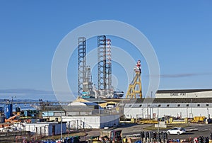 Away at the northern end of Dundee Port lie the Rowan Norway Drilling Rig and the Asian Hercules III Sheerleg Crane.