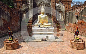 Ayutthaya ancient city ruins, Buddha statue