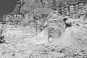 B&W huge rocks shapes gestalt.