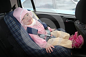 Baby in car img