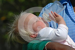 Baby drinking bottle