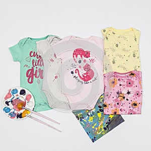 Baby Fashion; Rompers female baby clothes in different colors