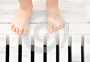 Baby feet at the pool