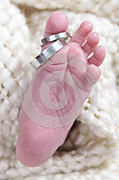 Baby foot with wedding bands