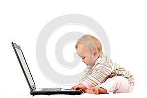 Un bambino divertirsi computer portatile 13 