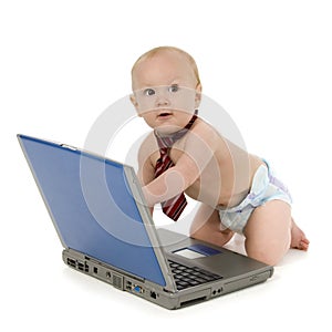 Dítě a přenosný počítač 