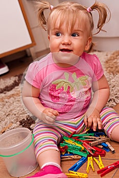 Baby play in bathroom