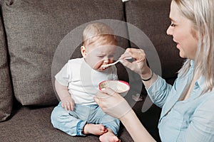 Baby refuse to eat food and crying over feeding time