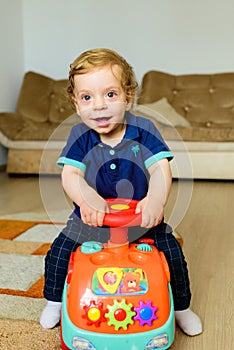 Baby riding toy car