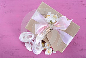 Baby shower Its a Girl natural wrap gift