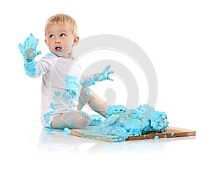 Baby smashing cake