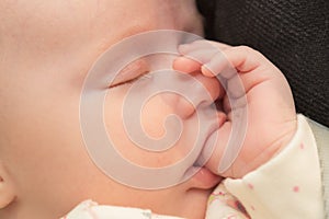 Baby sucking thmub