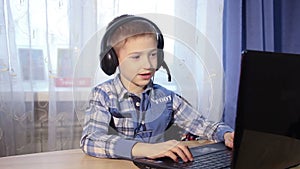 Baby talking on the internet, the boy talks to