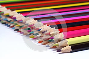 Aligning colored pencil tips