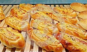 Bacon cheese bun bread with herbs