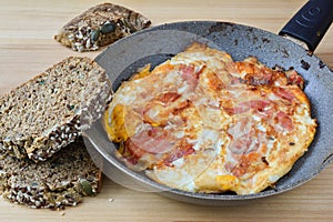 Bacon end eggs with chrono bread