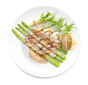 Bacon wrapped asparagus grilled with sasemi sauce