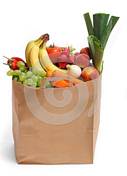 Bolsa lleno de saludable a verduras 