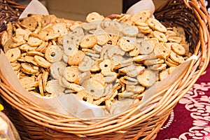 Bagel chips in wicker basket