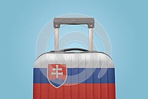 Cestovný a dovolenkový koncept s potlačou batožiny s vlajkou Slovenska