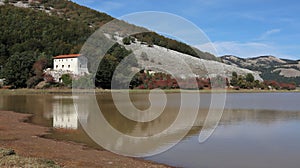 Bagnoli Irpino - Panorama dalla spiaggia del Lago Laceno