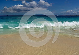 Bahamas beach waves curled