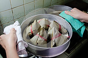 Bajang in steamer, Chinese traditional food