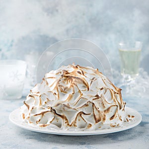 Baked Alaska, ice cream cake with meringues